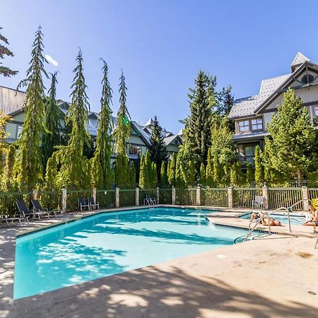Northstar Aparthotel Whistler Exterior photo